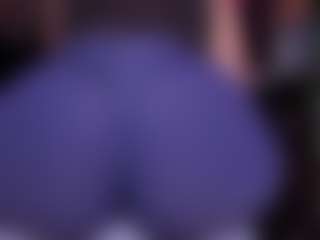 RaissaSky MILF webcam performer live streaming