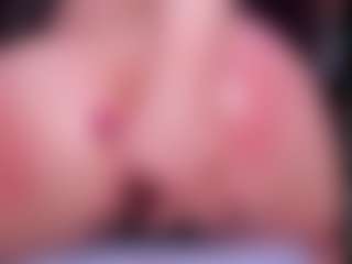Live cam show with RaissaSky - Fingering MILF on Camsoda