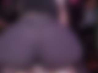 Live cam show with RaissaSky - Brown Hair MILF on fapnchat