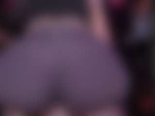 Live cam show with RaissaSky - Brown Hair on Camsoda