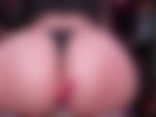 Live cam show with RaissaSky - Brown Hair MILF on Camsoda