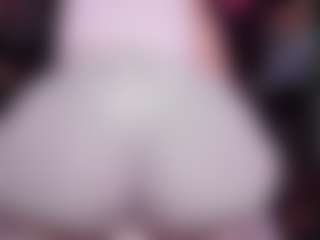 Live cam show with RaissaSky - Handjob on Dare Cams