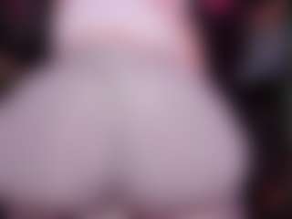 RaissaSky MILF webcam performer live streaming