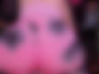 RaissaSky MILF webcam performer live streaming