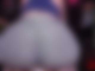 Live cam show with RaissaSky - Striptease MILF on crypto-cams