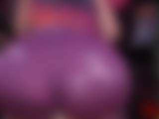 RaissaSky MILF webcam performer live streaming