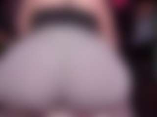 Live cam show with RaissaSky - Spank Brown Hair on Uber Horny