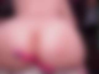 Live cam show with RaissaSky - Brown Hair on Camsoda