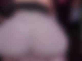 Live cam show with RaissaSky - Natural on madthumbs