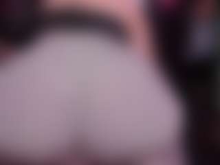 Live cam show with RaissaSky - Fingering MILF on Gym Cam Girls