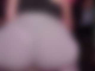Live cam show with RaissaSky - Thong on Gym Cam Girls