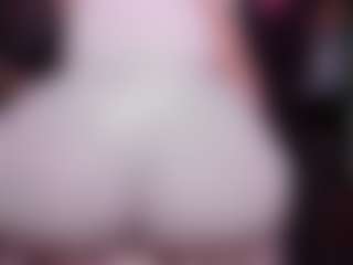 Live cam show with RaissaSky - Brown Hair on Camsoda