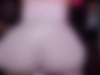 Live cam show with RaissaSky - Mature MILF on Camsoda