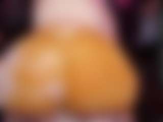Live cam show with RaissaSky - Small Tits Brown Hair on camgirlchat.live