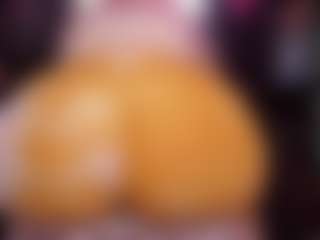 Live cam show with RaissaSky - Butt Plug on Latina Girls