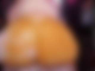 Live cam show with RaissaSky - Brown Eyes Mature on instabang