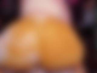 Live cam show with RaissaSky - Twerk on xfollow cams