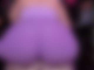 Live cam show with RaissaSky - Spank MILF on Camsoda