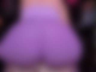 Live cam show with RaissaSky - Sexwebcam MILF on sexytreat.net