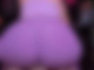 Live cam show with RaissaSky - Curvy MILF on Camsoda