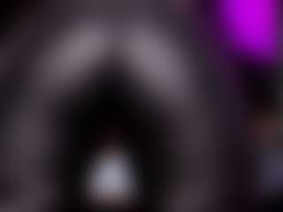 Live-camshow met RaissaSky - Oil op Camsoda
