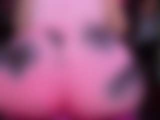 Live cam show with RaissaSky - Oil on Hubzter Live