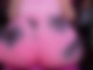 Live cam show with RaissaSky - Curvy MILF on Big Tits