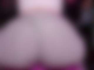 Live cam show with RaissaSky - Shaved Pussy Mature on Camsoda
