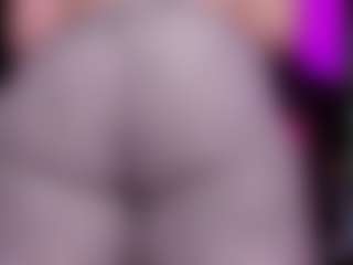 RaissaSky MILF webcam performer live streaming
