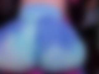 RaissaSky MILF webcam performer live streaming