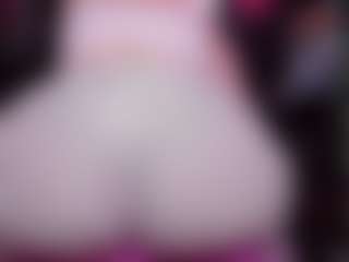 Live cam show with RaissaSky - Brown Hair MILF on Camsoda