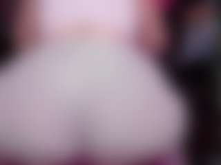 RaissaSky MILF webcam performer live streaming