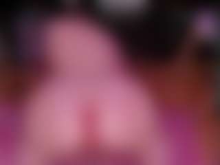 Live cam show with RaissaSky - Curvy MILF on Camsoda