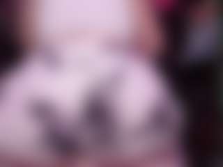 Live cam show with RaissaSky - Gamer Mature on CamwithHer