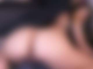 Live cam show with NanaLeon - Petite on livesexfox.com
