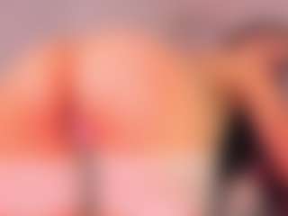 Live cam show with Pamela-White - New Petite on TastyBlacksLive