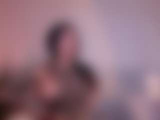 Live cam show with Vicky - Shaved Pussy on iamadamtest123.com
