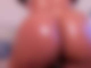 Live cam show with Vicky - Lightskin on hotwifechat.live