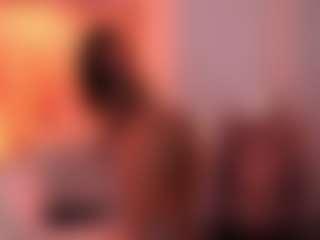 Live cam show with Vicky - Shaved Pussy on sexylive.show