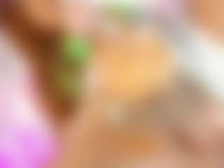 EmmaEbony's Live Sex Cam Show