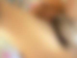 Live-Cam-Show mit EmmaEbony - Drinking auf Camsoda
