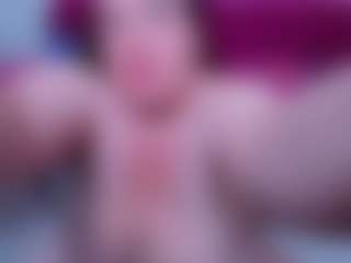 Live cam show with BubbleEmma - MILF on Chatstar