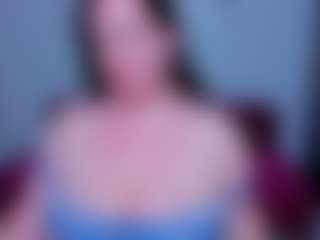 BubbleEmma MILF webcam performer live streaming