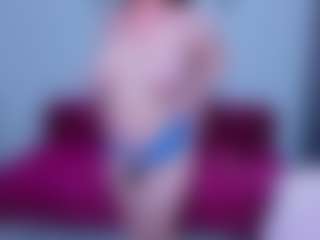BubbleEmma MILF webcam performer live streaming