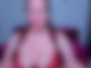 Live cam show with BubbleEmma - Tittyfuck on Milfs Live