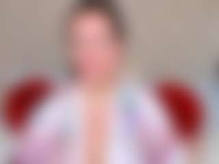 Live cam show with BubbleEmma - Brown Hair MILF on CamwithHer