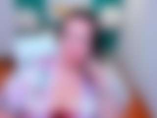 BubbleEmma MILF webcam performer live streaming