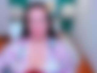 BubbleEmma MILF webcam performer live streaming