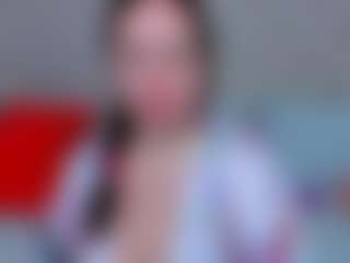 BubbleEmma MILF webcam performer live streaming