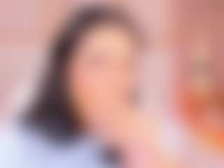 Live cam show with Jessy-Evanss - Fingers on Mixed Magazine Live